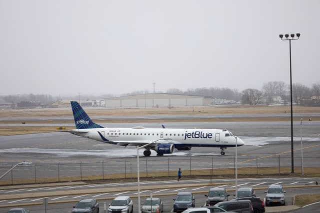 N316JB - Embraer