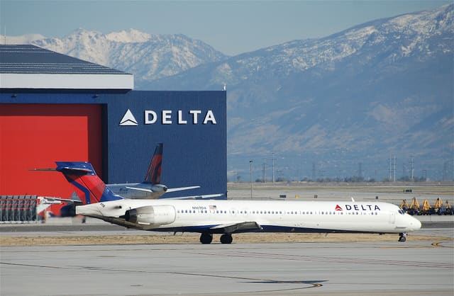 N907DA - Aircraft