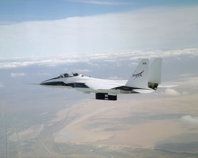 N836NA - Twin-engine aircraft