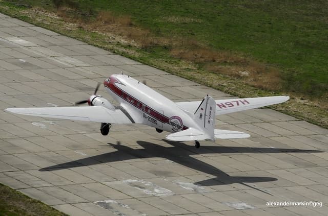 N97H - Twin-engine aircraft