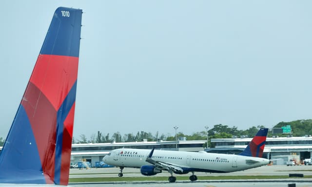 N338DN - Airbus