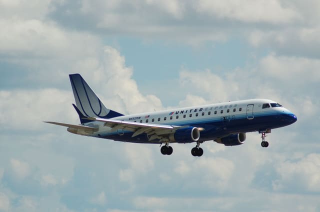 N652RW - Twin-engine aircraft