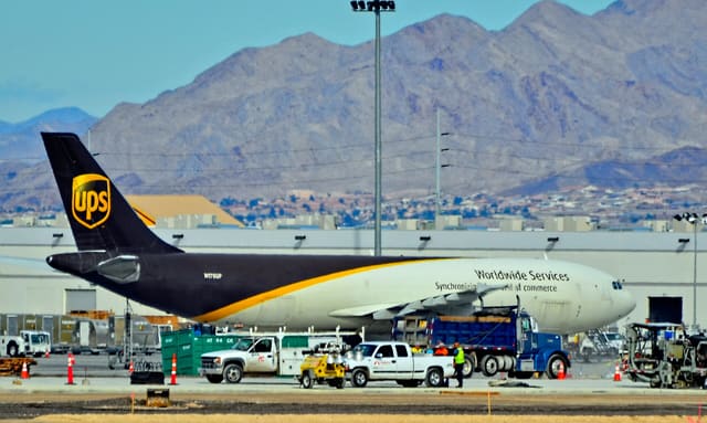 N170UP - Twin-engine aircraft