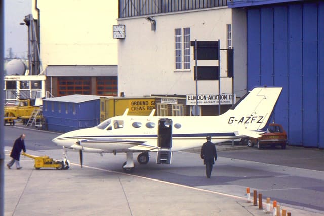 G-AZFZ - Twin-engine aircraft