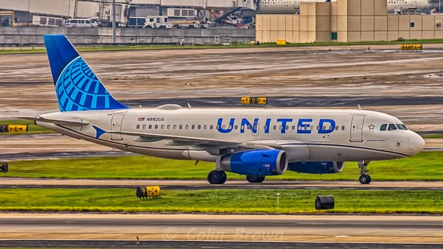 N882UA - Airbus