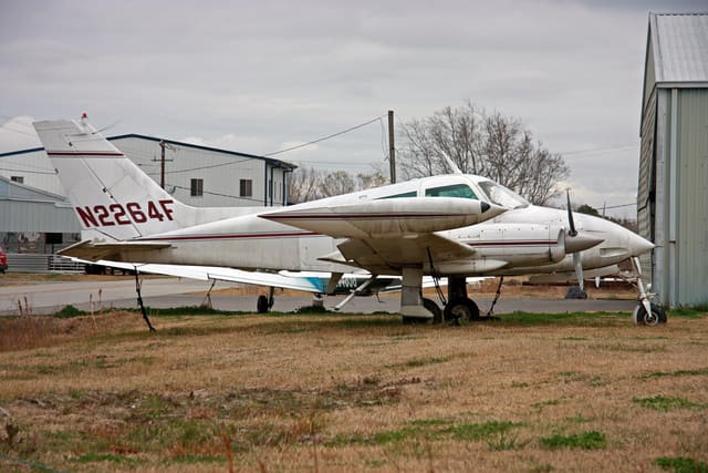 N2264F - Piper