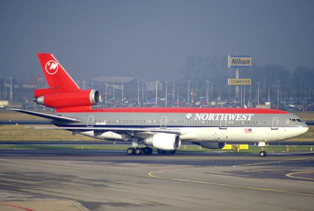 N243NW - Douglas