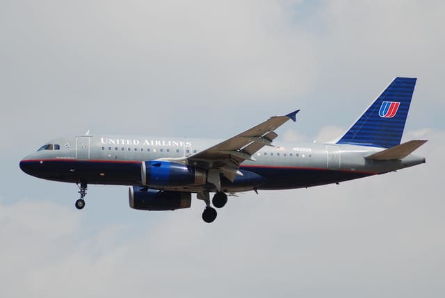 N832UA - Airbus