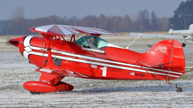 N1381 - Aircraft