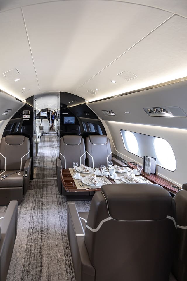 N727EE - Business jet