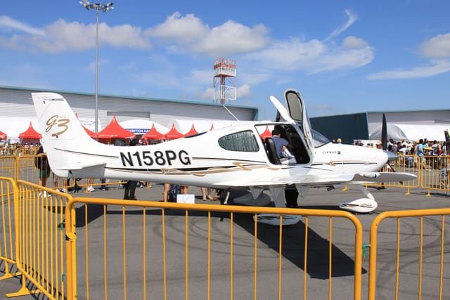 N158PG - Cirrus