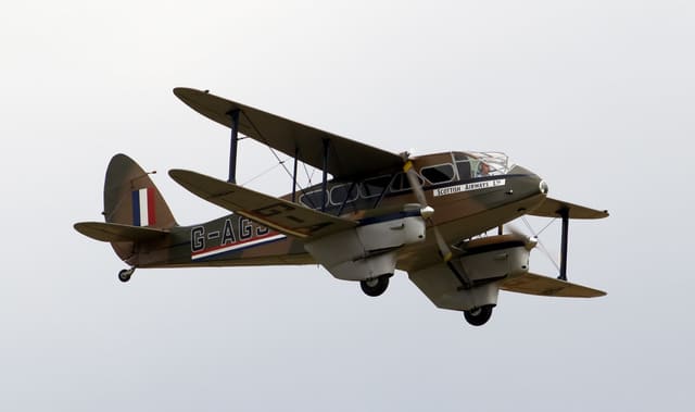 G-AGJG - Twin-engine aircraft