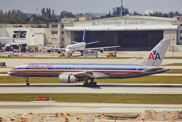 N693AA - Boeing