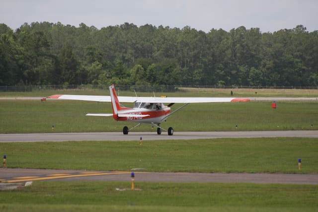 N67410 - Single-engine aircraft