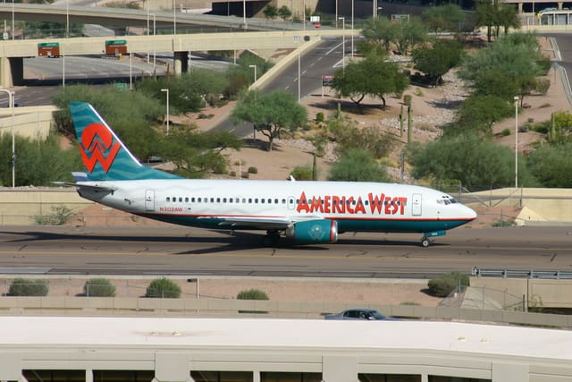 N302AW - Twin-engine aircraft