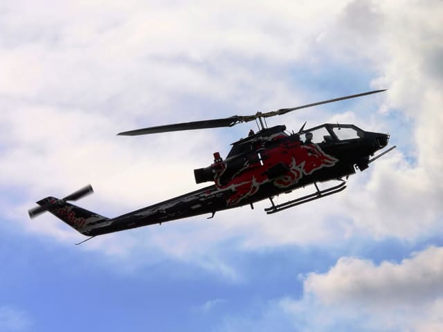 N11FX - Helicopter