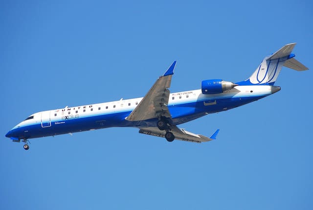 N726SK - Twin-engine aircraft
