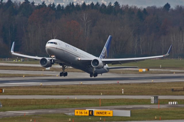 N670UA - Boeing