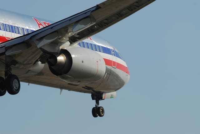 N819NN - Twin-engine aircraft