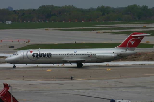 N9344 - Douglas