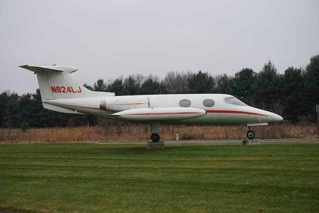 N824LJ - Business jet