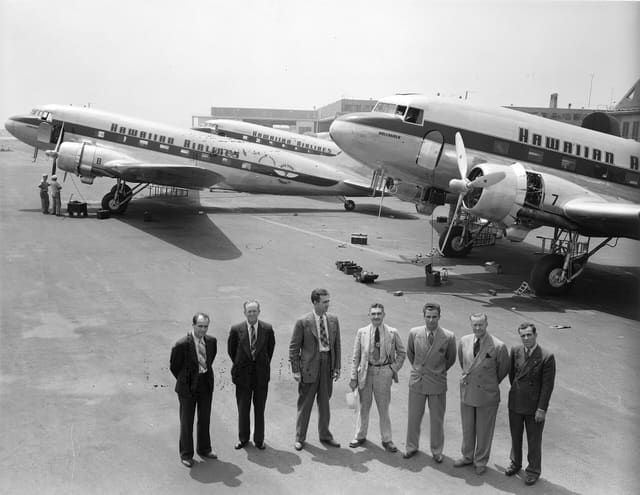 N33606 - Twin-engine aircraft