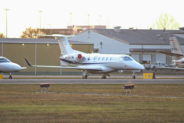 N725TW - Business jet