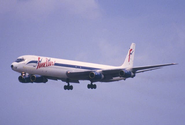 N30UA - Douglas