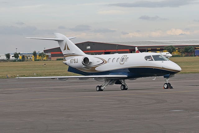 N7SJ - Business jet