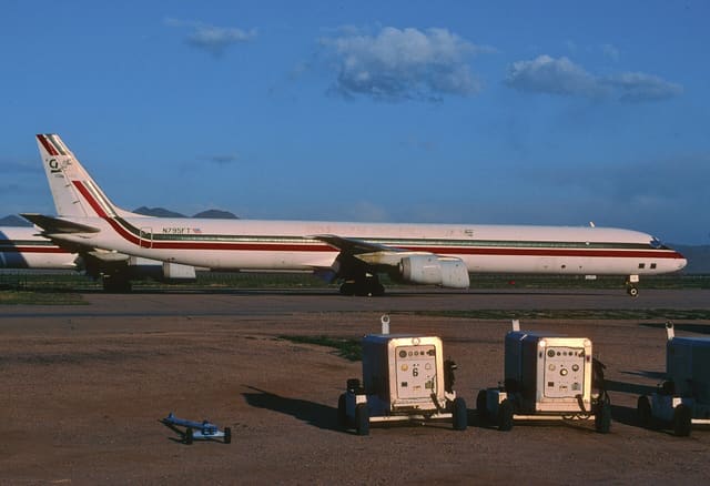 N795FT - Twin-engine aircraft