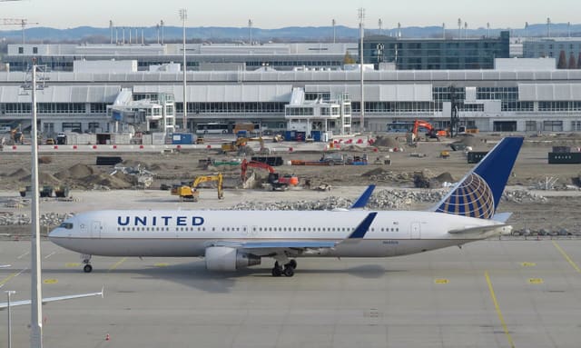 N642UA - Boeing