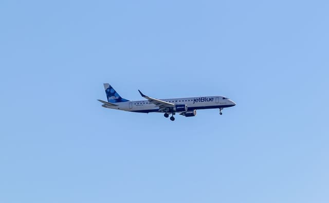 N318JB - Embraer