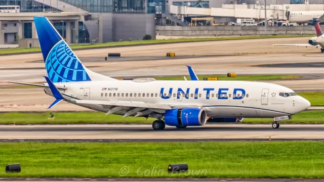 N13718 - Boeing