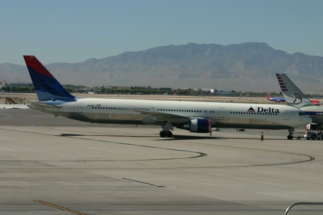N844MH - Twin-engine aircraft