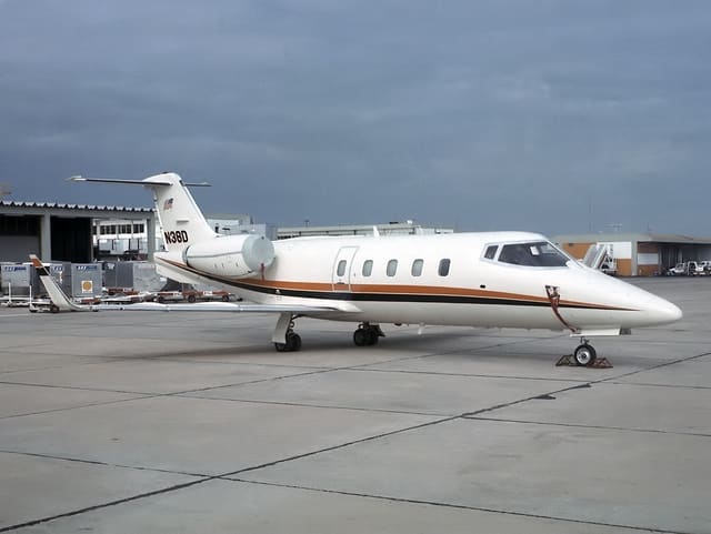 N38D - Business jet