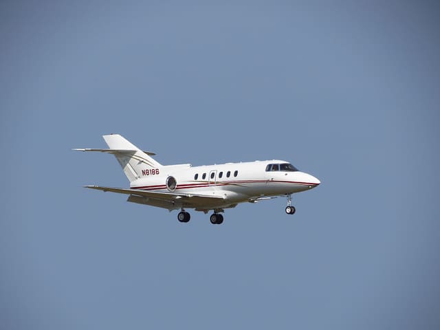 N8186 - Business jet