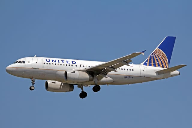 N852UA - Airbus