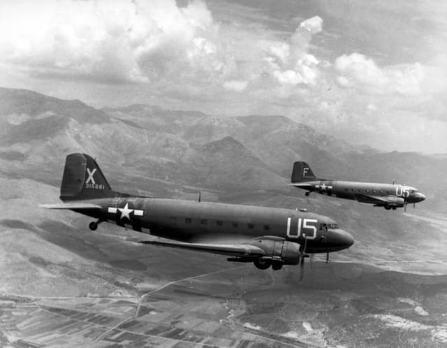  - Twin-engine aircraft