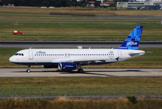 N715JB - Airbus