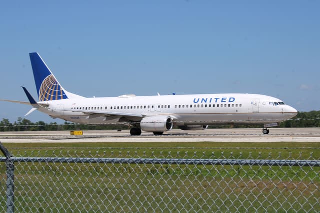 N37437 - Boeing