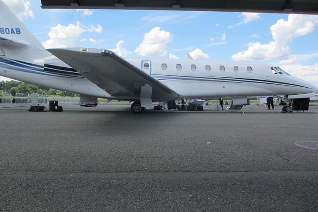 N680AB - Business jet