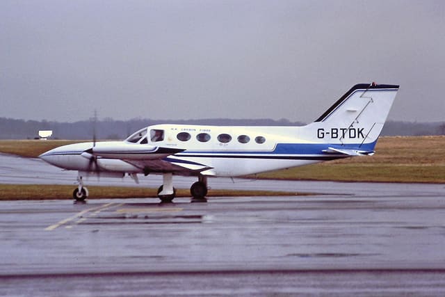 G-BTDK - Twin-engine aircraft