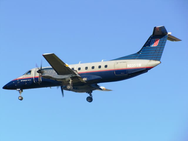 N235SW - Twin-engine aircraft