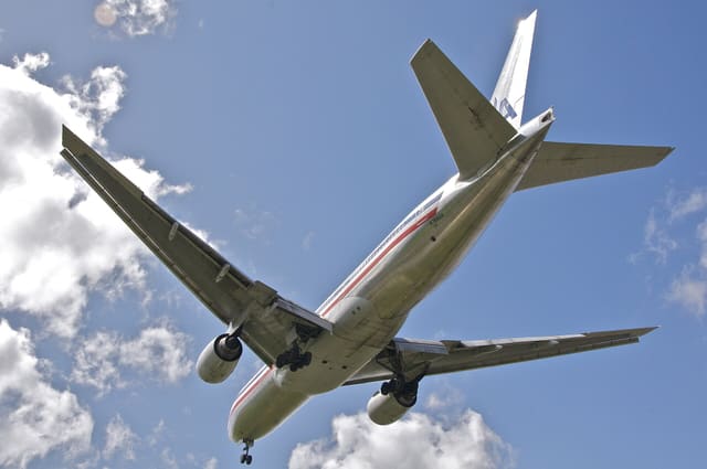 N788AN - Twin-engine aircraft