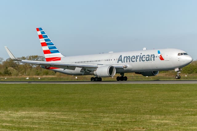 N385AM - Twin-engine aircraft