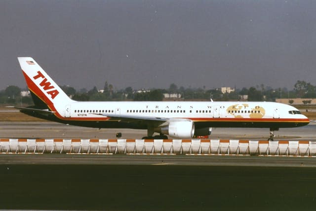 N713TW - Twin-engine aircraft
