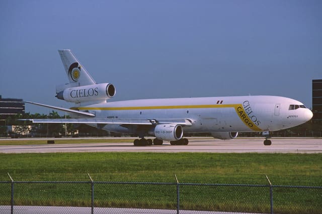 N305FE - Douglas