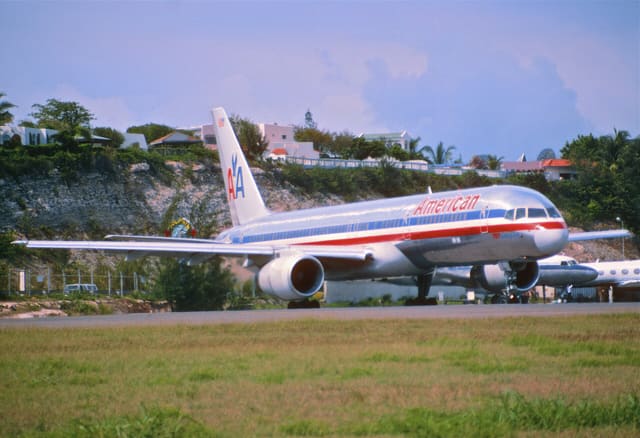 N658AA - Boeing