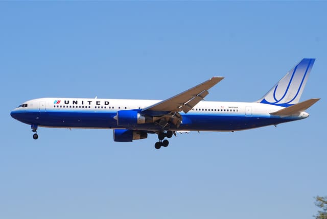 N655UA - Boeing
