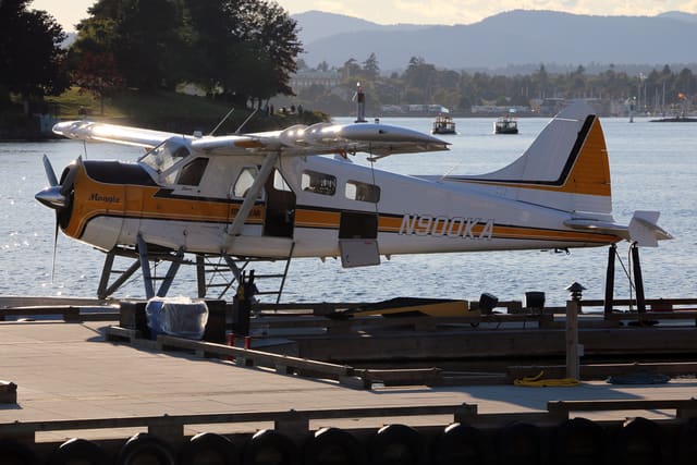 N900KA - De Havilland